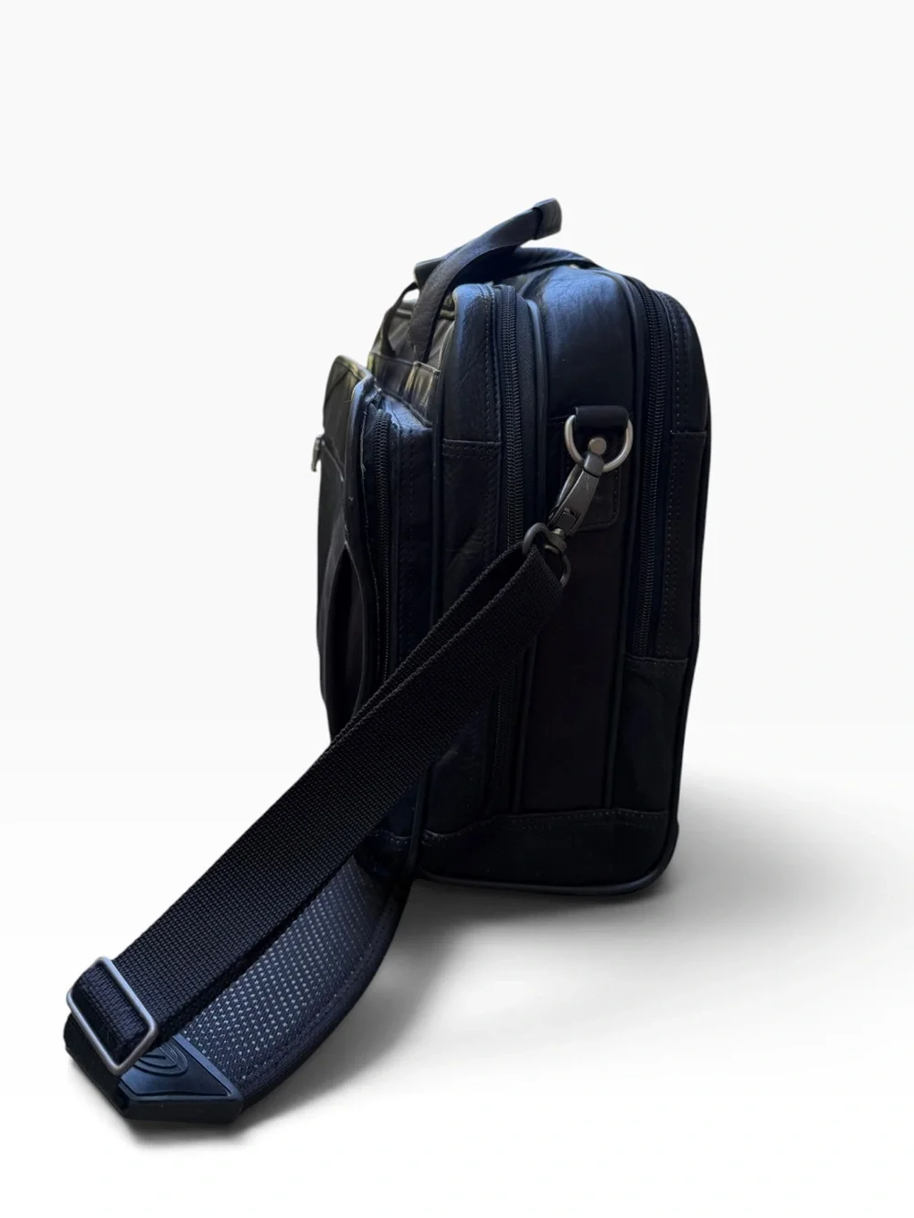 Solo Classic Collection Walker Leather Rolling Laptop Travel Wheeled Briefcase